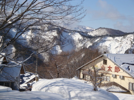 冬は米沢スキー場の林間コース沿い